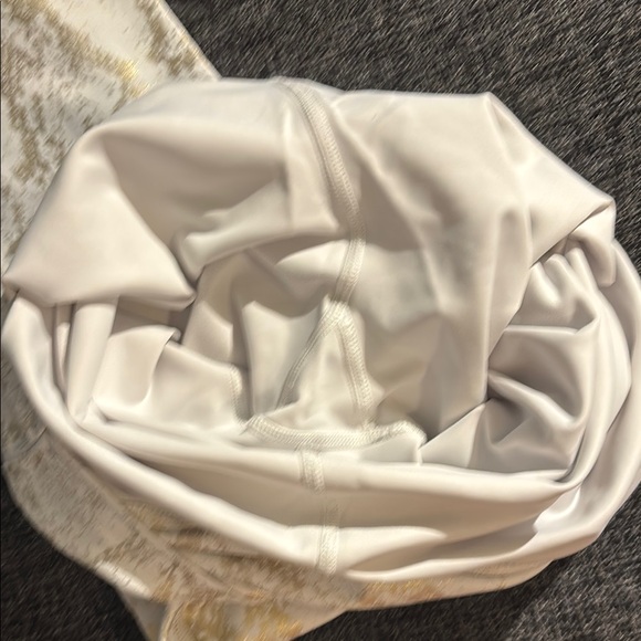 Carbon38 White and Gold snake print  Leggings, EUC M - Picture 4 of 4